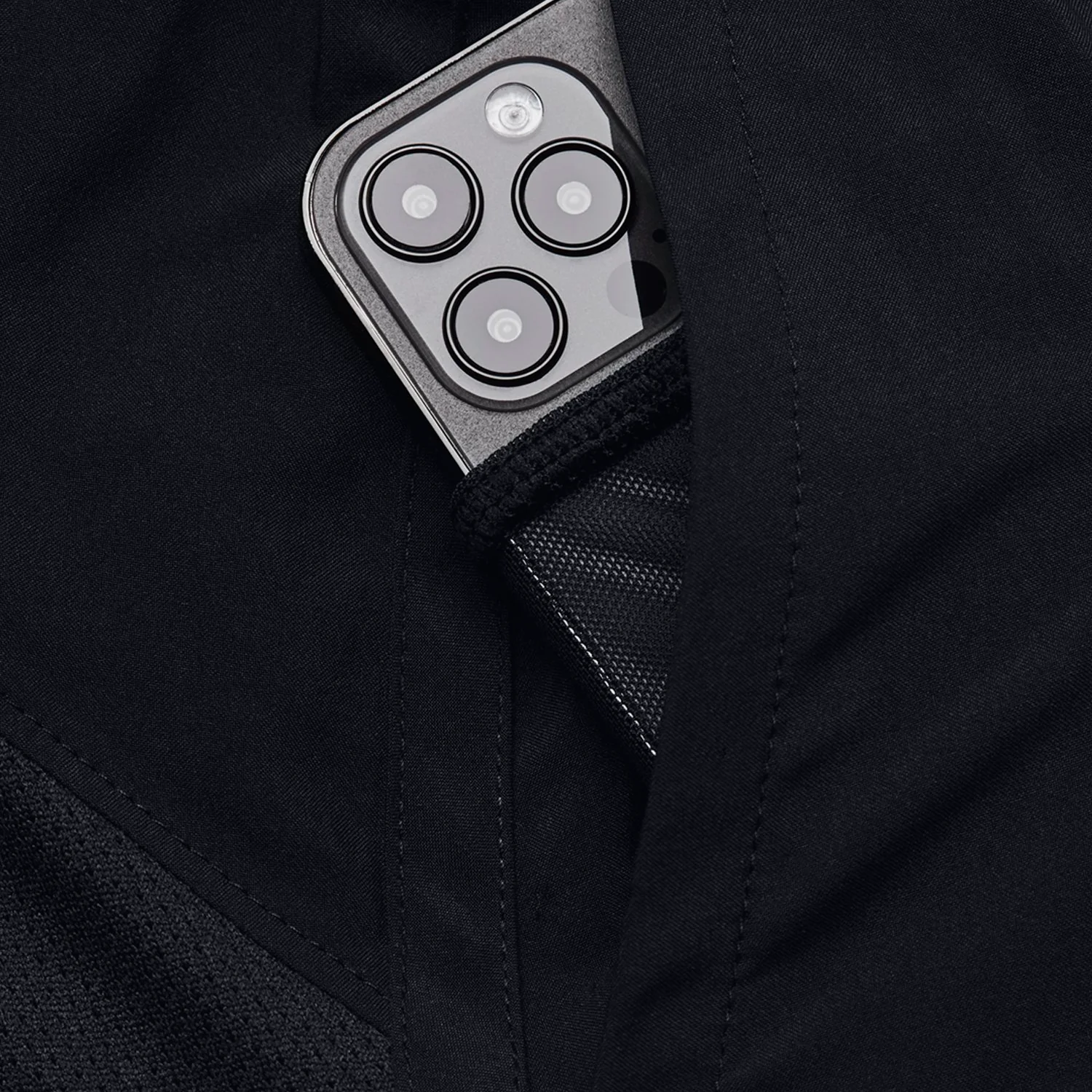 Under Armour Launch 7" Shorts - Herre Træningsshorts - Image 3